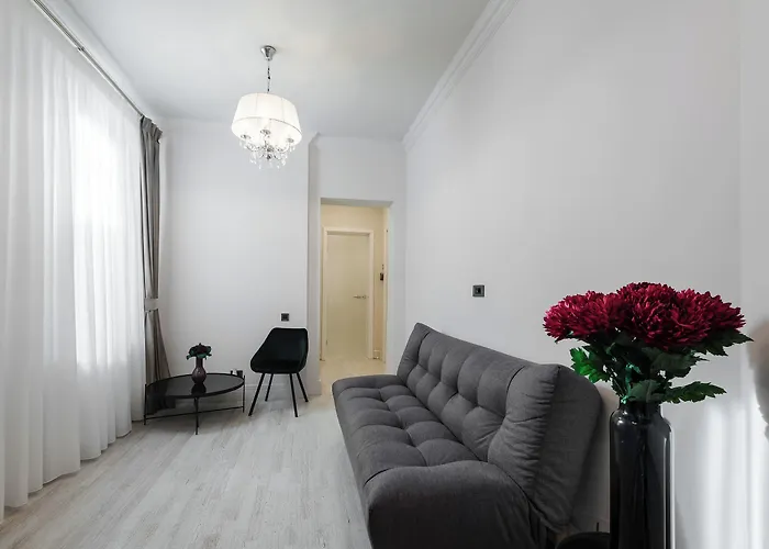 Highline Downtown Oldtown Unirii Square Apart Otel 4*