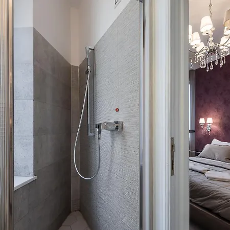 Highline Downtown Oldtown Unirii Square 4*