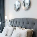 Highline Downtown Oldtown Unirii Square 4*