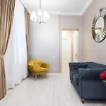 Aparthotel Highline Downtown Oldtown Unirii Square 4*