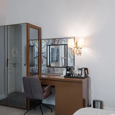 アパートホテル Highline Downtown Oldtown Unirii Square 4*