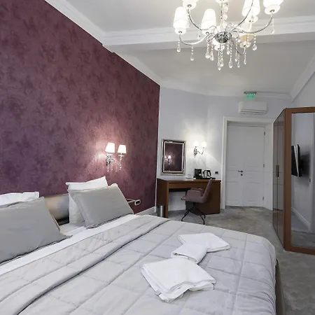 Highline Downtown Oldtown Unirii Square Апарт-готель 4*