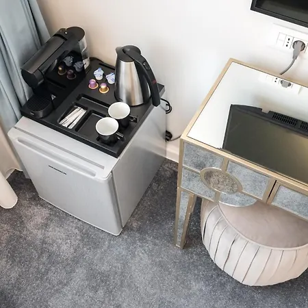 Highline Downtown Oldtown Unirii Square 4*