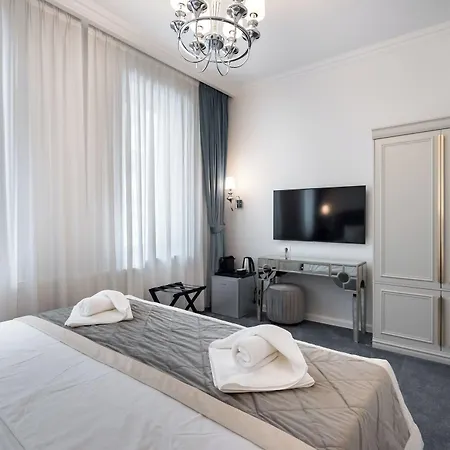 Highline Downtown Oldtown Unirii Square アパートホテル 4*