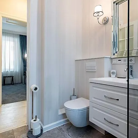 Aparthotel Highline Downtown Oldtown Unirii Square 4*