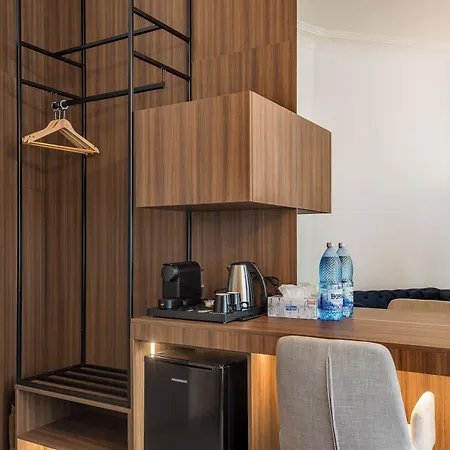 Highline Downtown Oldtown Unirii Square 4* Bucharest