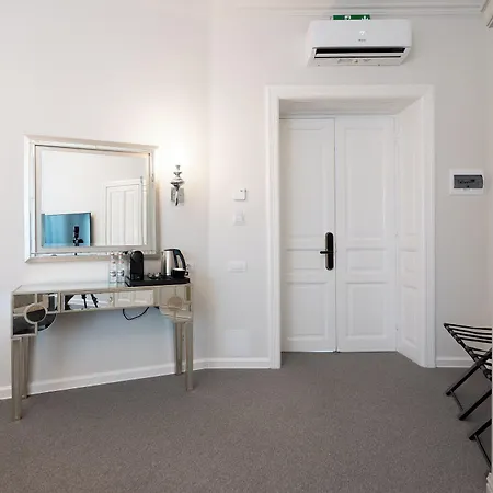 Highline Downtown Oldtown Unirii Square Apartment 4*