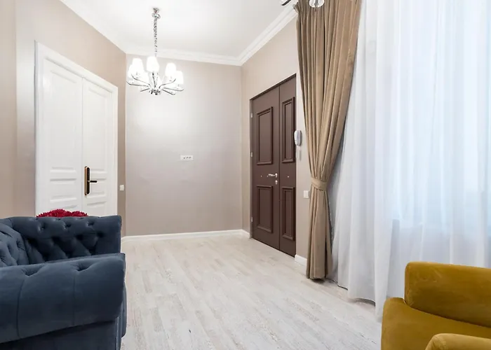 Highline Downtown Oldtown Unirii Square 4*