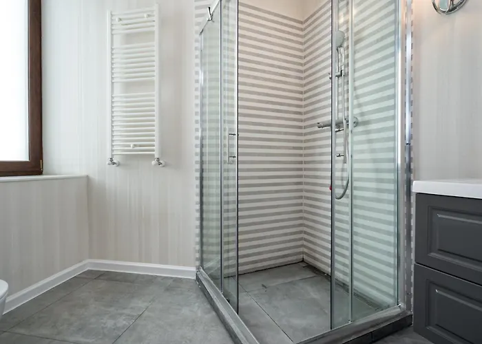 Highline Downtown Oldtown Unirii Square בוקרשט