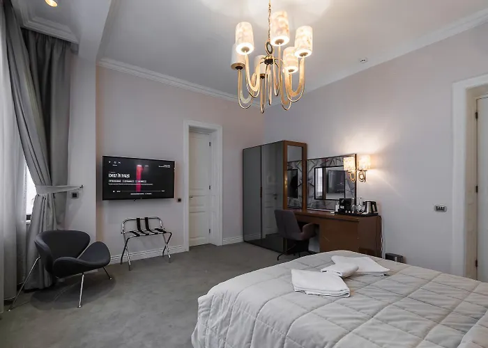 Highline Downtown Oldtown Unirii Square Bukurešť