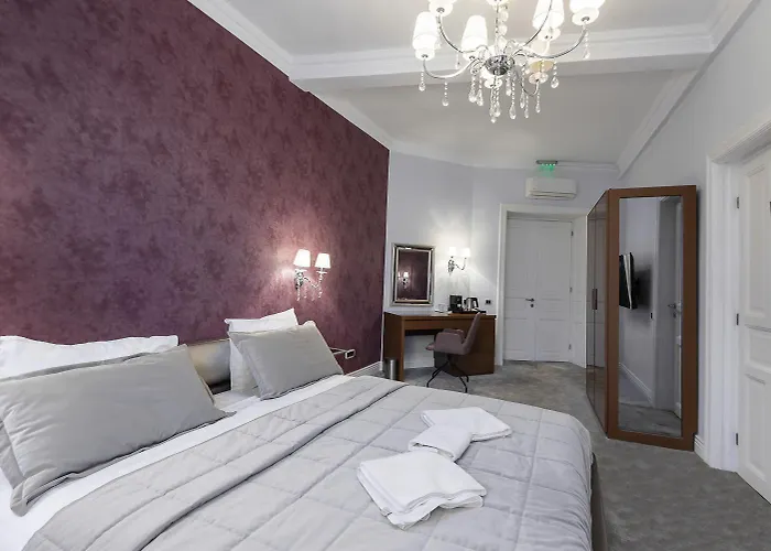 Highline Downtown Oldtown Unirii Square Апарт-отель 4*