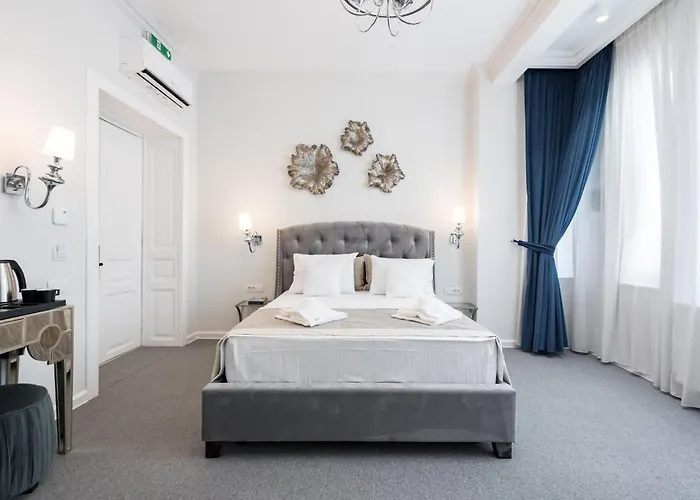 Highline Downtown Oldtown Unirii Square Апарт-отель 4*