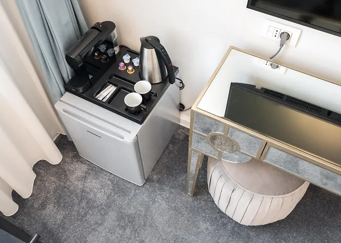 Highline Downtown Oldtown Unirii Square 4*