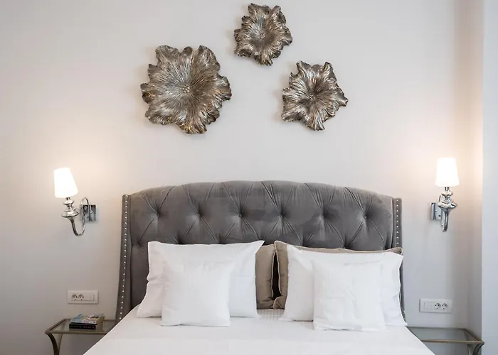 Highline Downtown Oldtown Unirii Square 4*