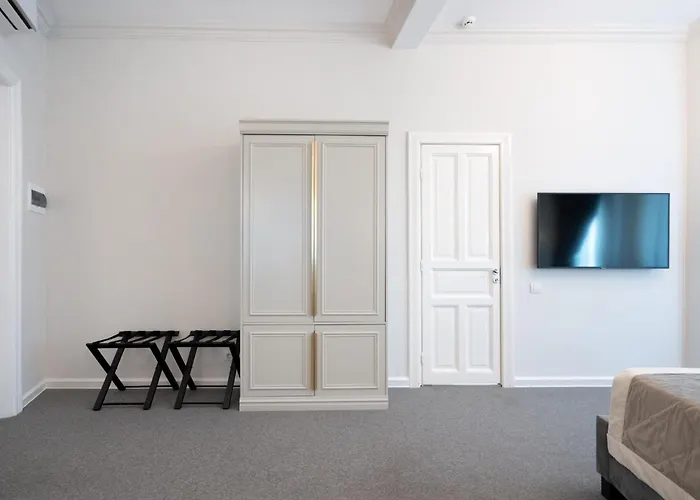 Highline Downtown Oldtown Unirii Square 4*