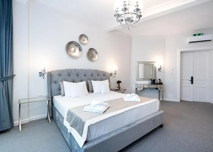 Highline Downtown Oldtown Unirii Square מלון דירות 4*