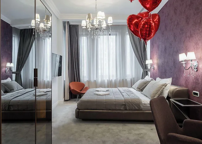 Highline Downtown Oldtown Unirii Square 4* Бухарест