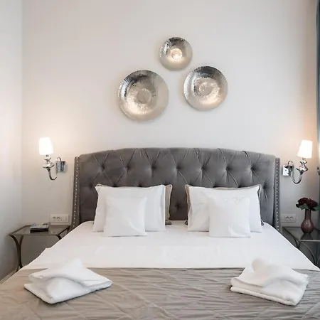 Highline Downtown Oldtown Unirii Square بوخارست