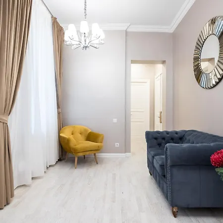 Aparthotel Highline Downtown Oldtown Unirii Square 4*