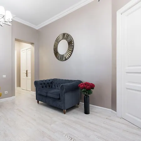 Highline Downtown Oldtown Unirii Square 4* بوخارست