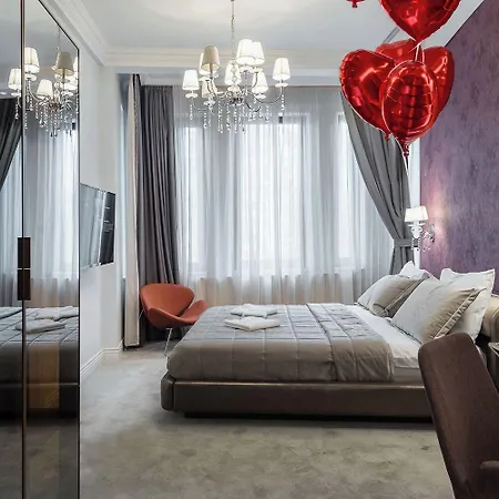 Highline Downtown Oldtown Unirii Square 4* بوخارست
