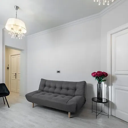 Highline Downtown Oldtown Unirii Square 4*