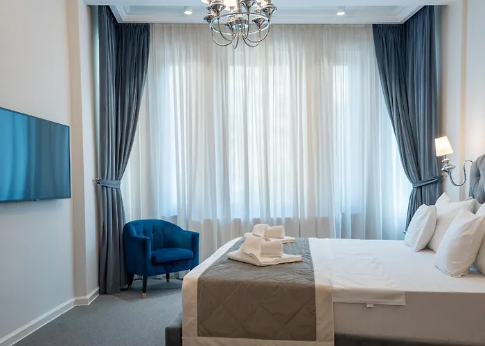 Highline Downtown Oldtown Unirii Square 4*