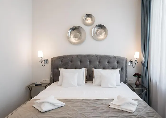 Highline Downtown Oldtown Unirii Square Bucureşti