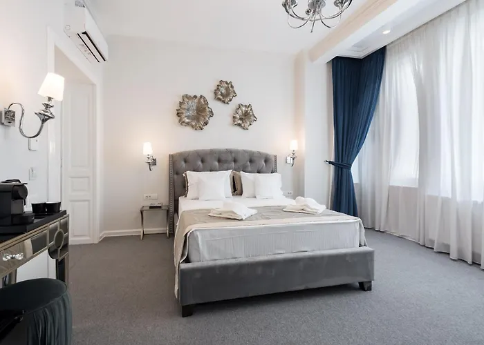 Highline Downtown Oldtown Unirii Square Bucureşti