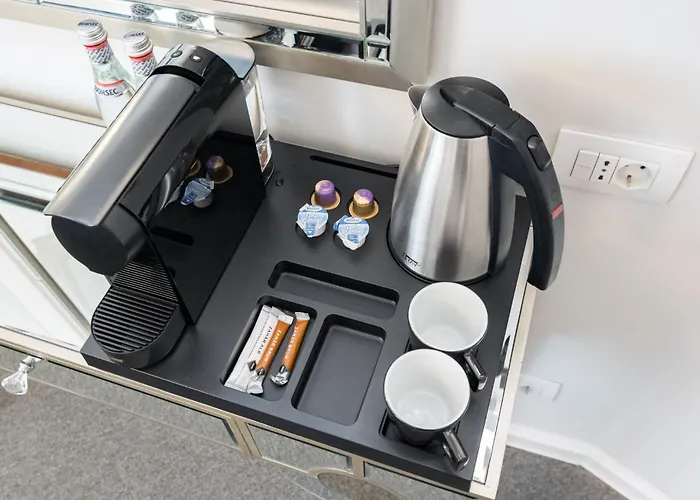 Highline Downtown Oldtown Unirii Square 4* Bucureşti