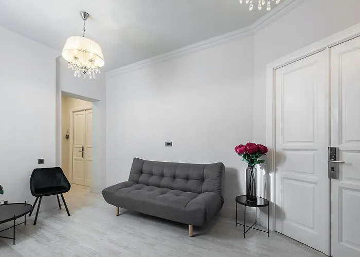 Highline Downtown Oldtown Unirii Square 4*