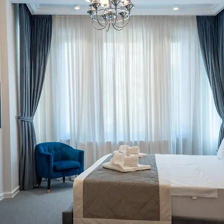 Highline Downtown Oldtown Unirii Square 4*